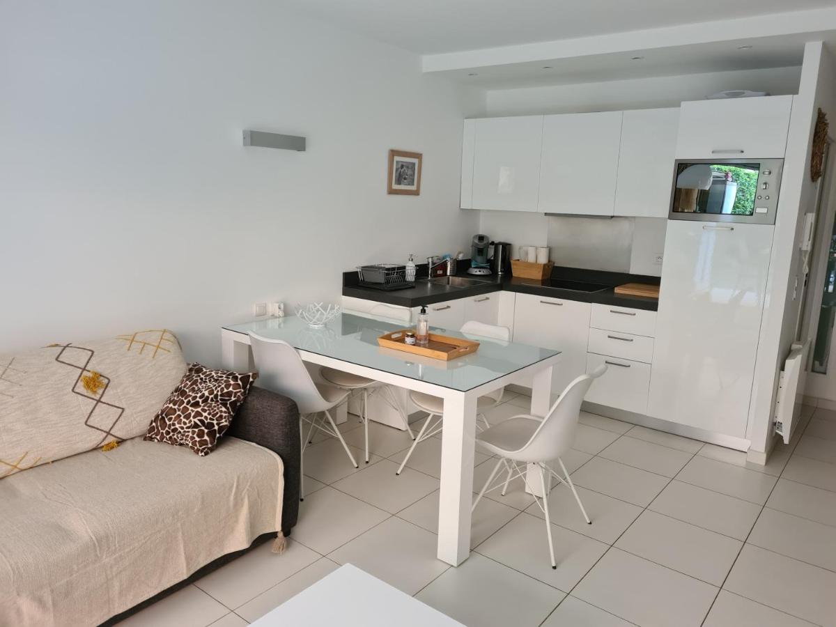 Le Lodge, T2 Classe 3 Etoiles Avec Jardin, Parking, Piscine & Mer A 2 Pas Menton Eksteriør billede