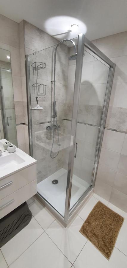 Le Lodge, T2 Classe 3 Etoiles Avec Jardin, Parking, Piscine & Mer A 2 Pas Menton Eksteriør billede